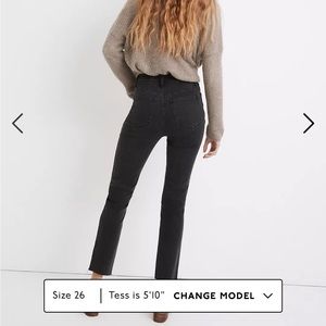 Madewell stovepipe jeans in bran berry wash with raw hem. Size 25.